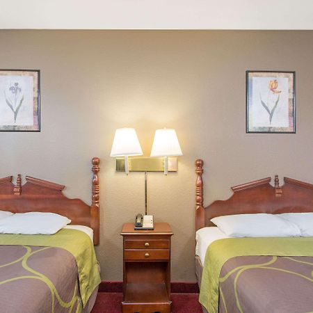 Knights Inn Glade Spring Bagian luar foto