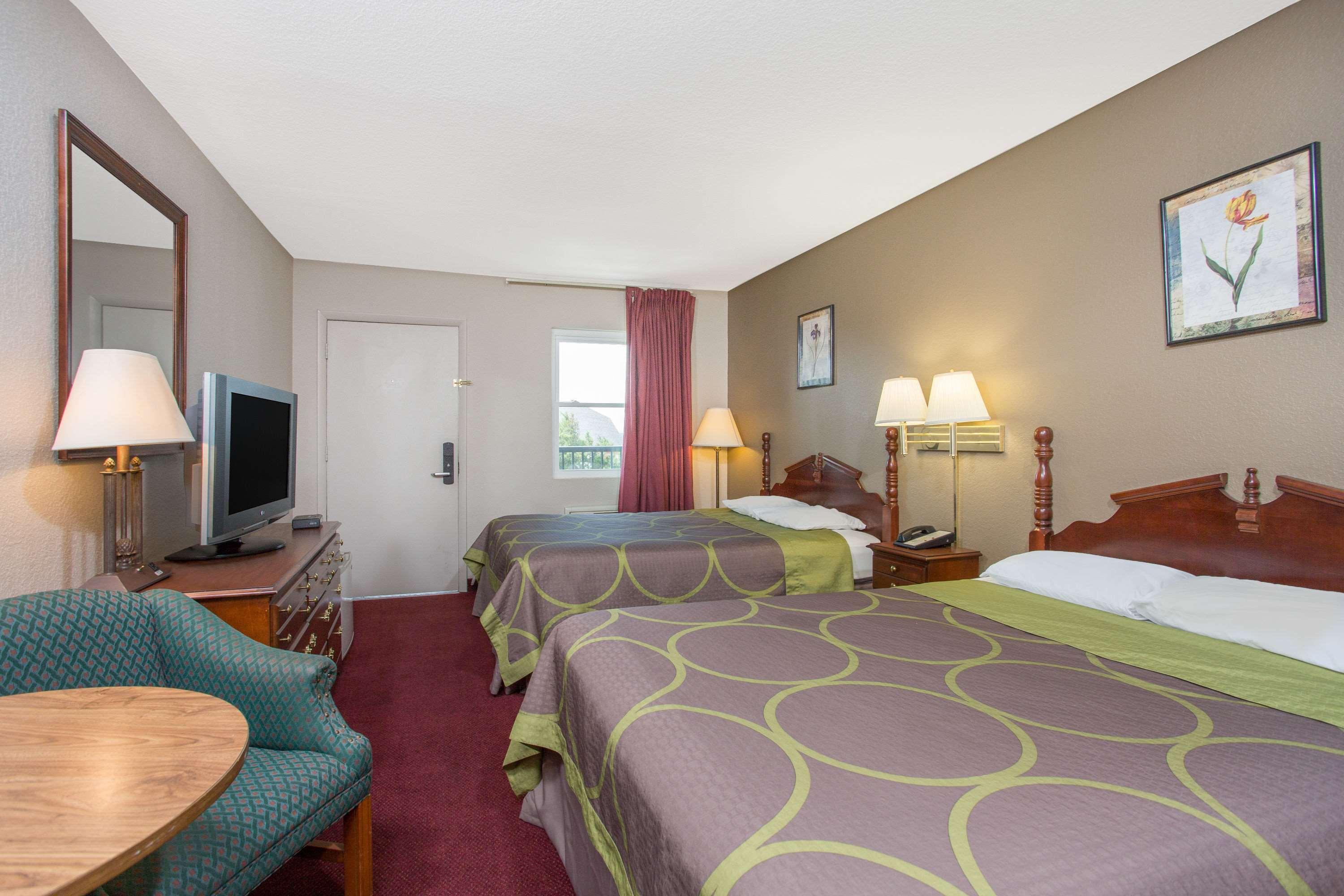 Knights Inn Glade Spring Bagian luar foto