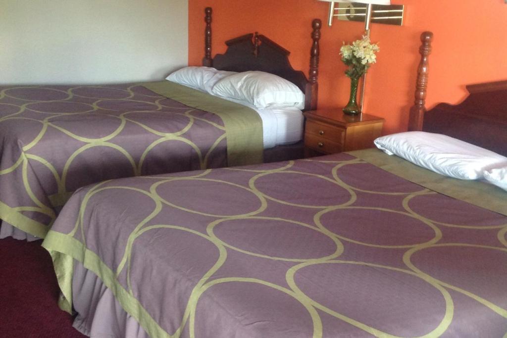 Knights Inn Glade Spring Bagian luar foto