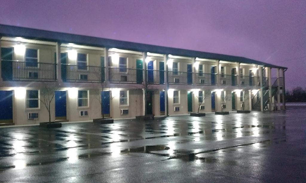 Knights Inn Glade Spring Bagian luar foto